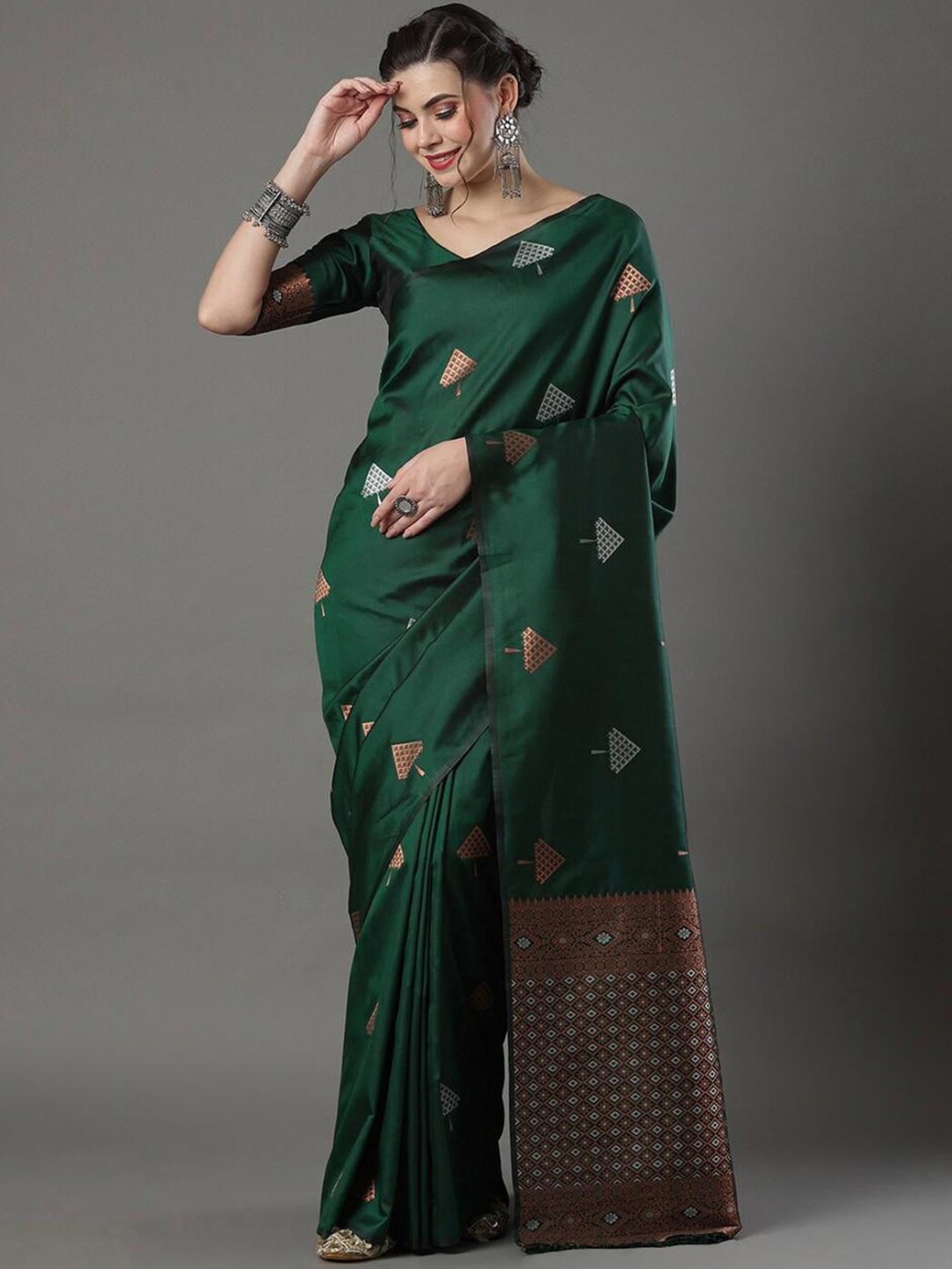 

HOLLYBEE TELLS Ethnic Motifs Zari Pure Silk Kanjeevaram Saree, Green