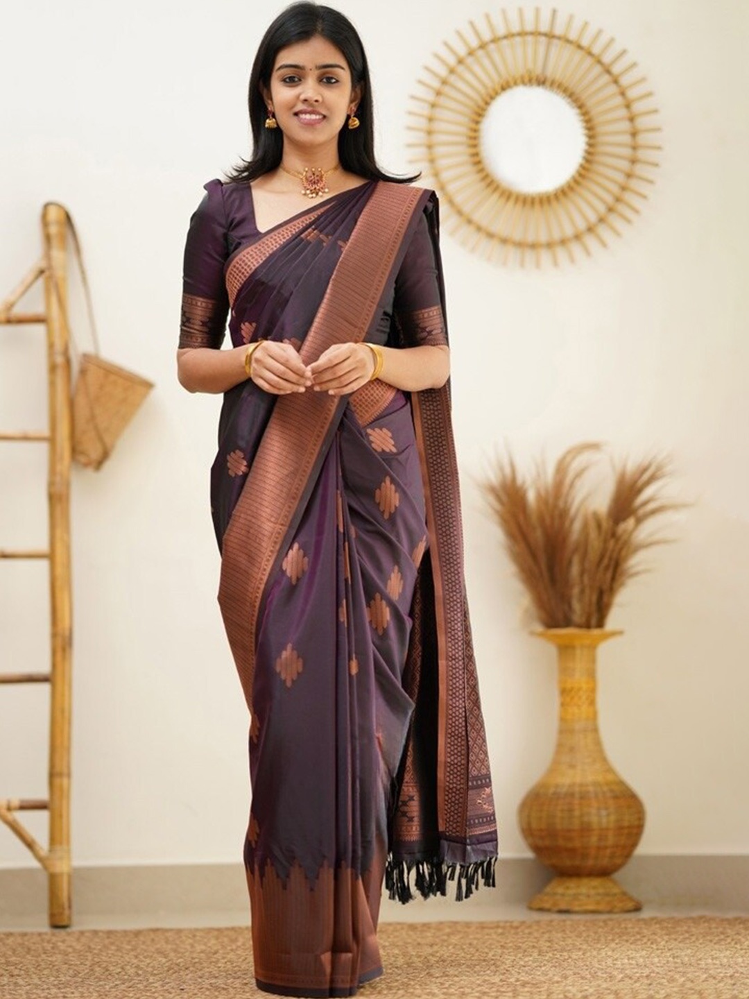 

HOLLYBEE TELLS Ethnic Motifs Woven Design Zari Pure Silk Kanjeevaram Saree, Purple