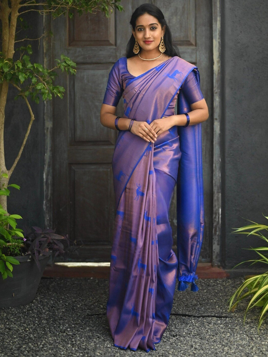 

HOLLYBEE TELLS Ethnic Motifs Zari Pure Silk Paithani Saree, Blue