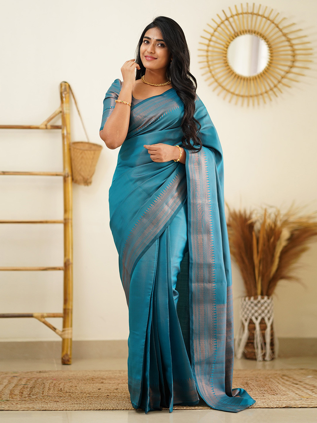 

HOLLYBEE TELLS Ethnic Motifs Zari Pure Silk Kanjeevaram Saree, Blue