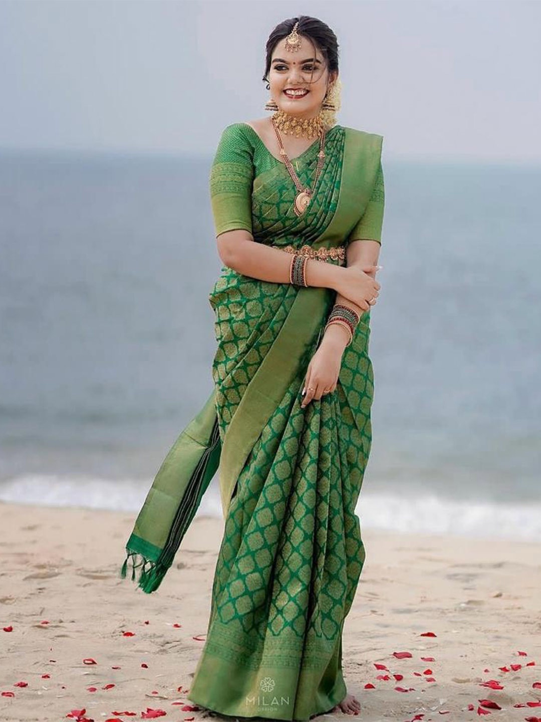 

HOLLYBEE TELLS Ethnic Motifs Woven Design Zari Pure Silk Kanjeeveram Saree, Green