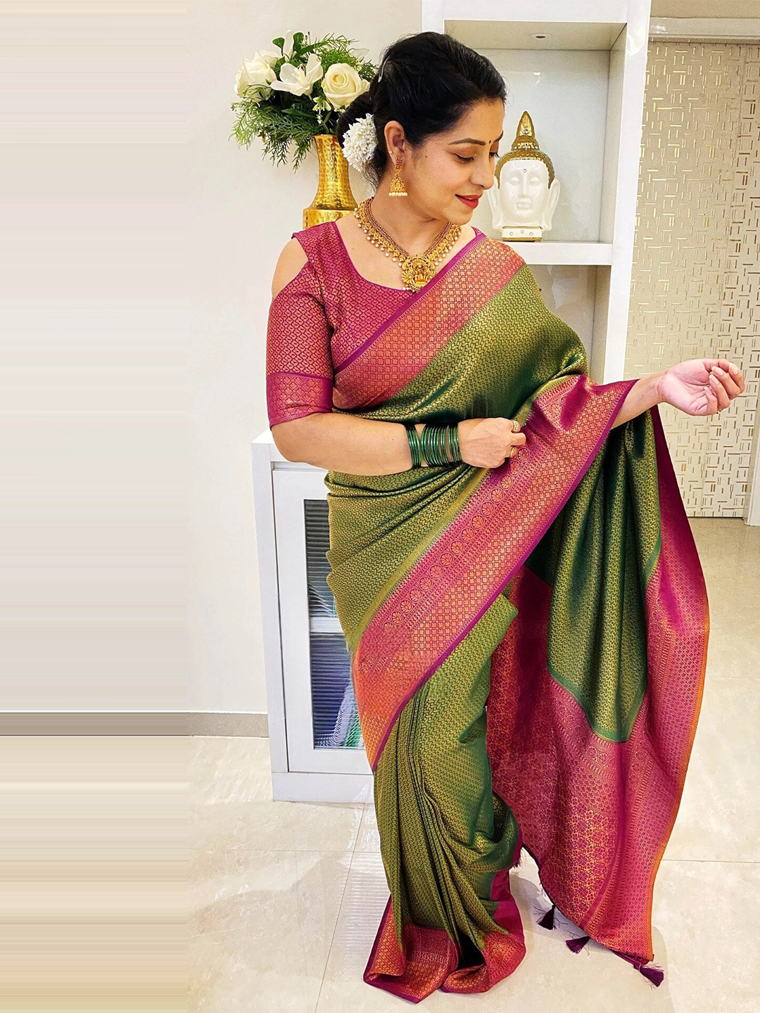 

HOLLYBEE TELLS Ethnic Woven Design Zari Pure Silk Tussar Saree, Green