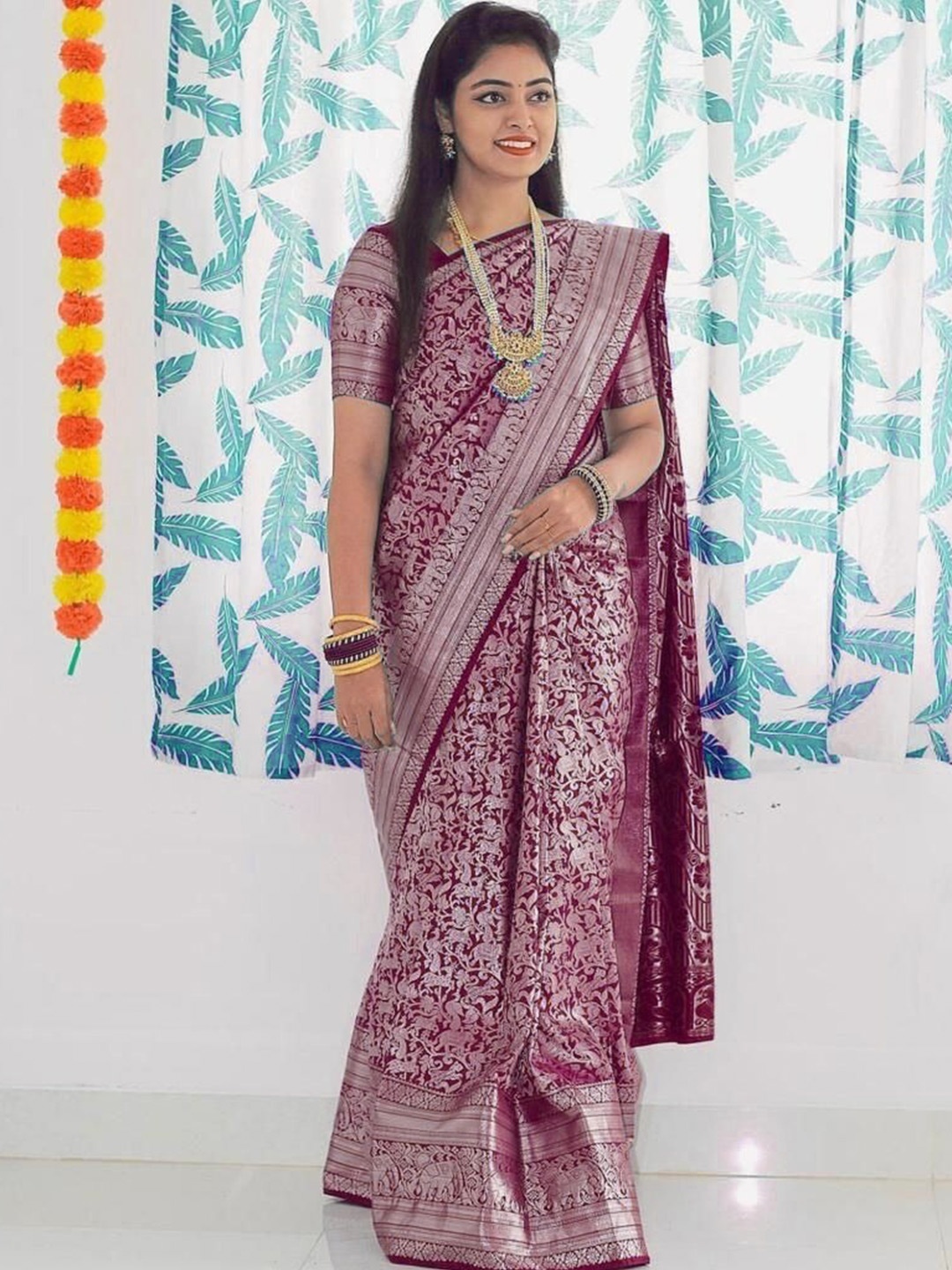 

HOLLYBEE TELLS Woven Design Zari Pure Silk Tussar Saree, Maroon