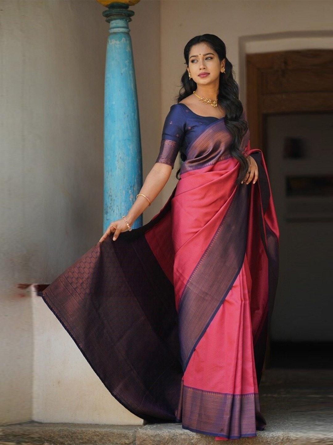 

HOLLYBEE TELLS Ethnic Motifs Zari Pure Silk Kanjeevaram Saree, Pink