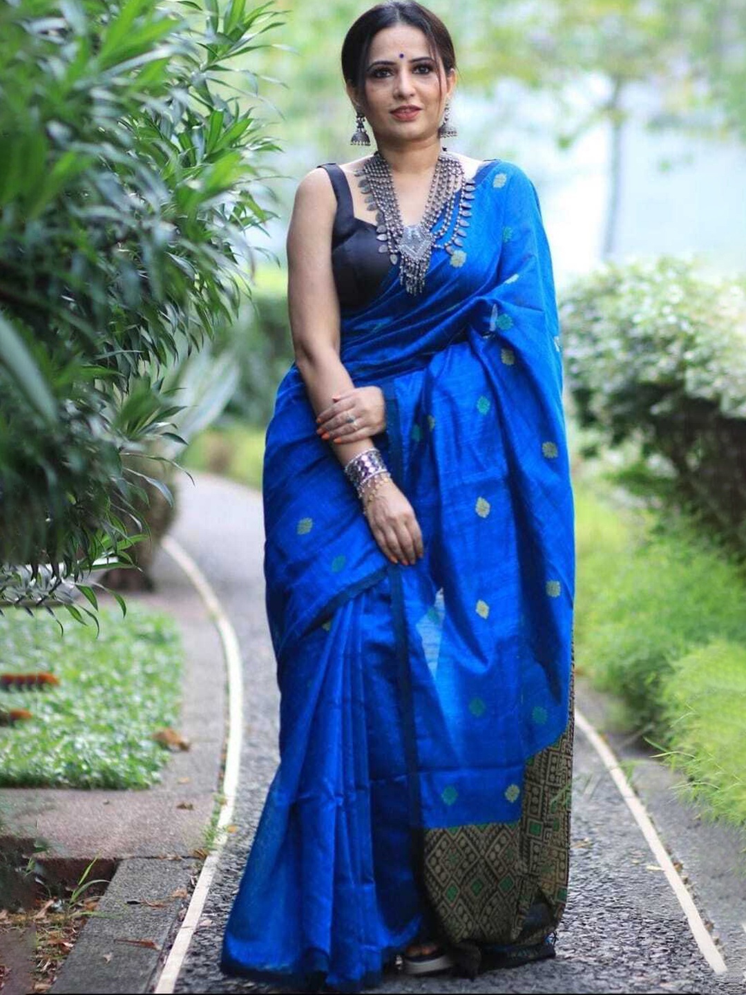 

HOLLYBEE TELLS Ethnic Motifs Zari Pure Silk Tussar Saree, Blue