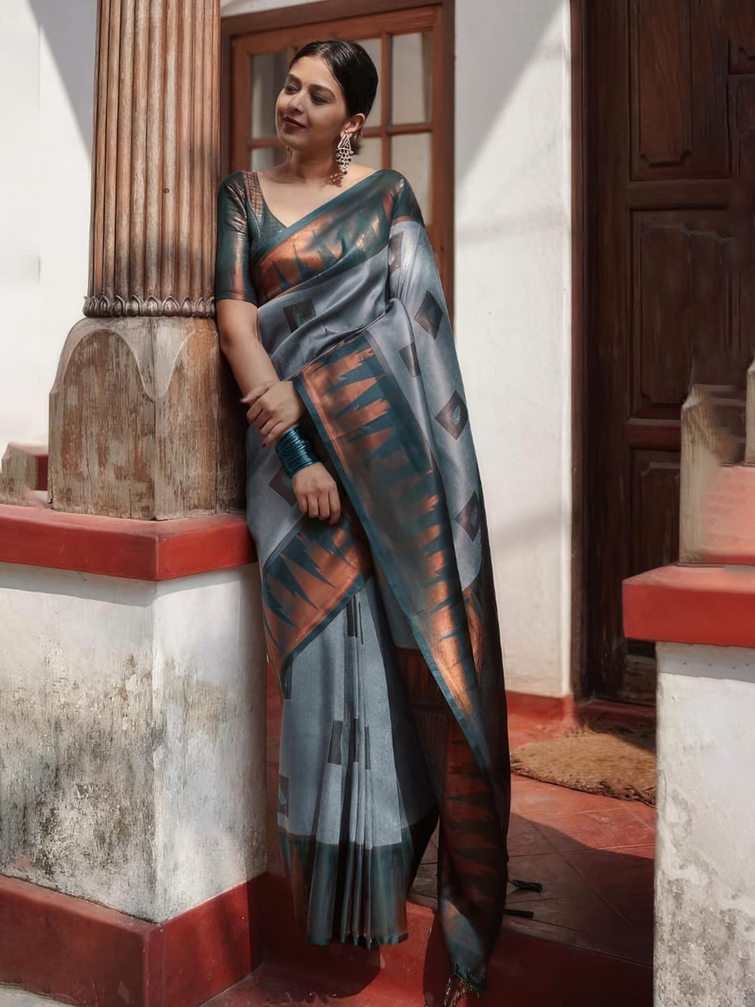 

HOLLYBEE TELLS Ethnic Motifs Zari Pure Silk Kanjeevaram Saree, Blue