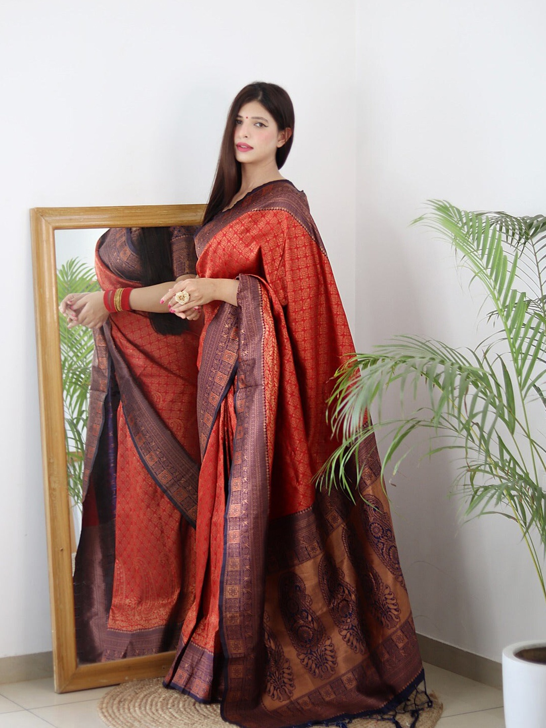 

HOLLYBEE TELLS Ethnic Motifs Woven Design Zari Pure Silk Tussar Saree, Red