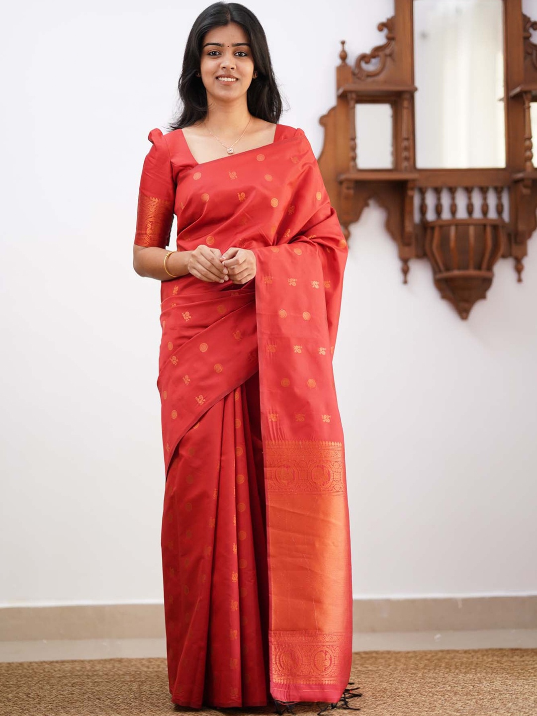 

HOLLYBEE TELLS Ethnic Motifs Zari Pure Silk Kanjeevaram Saree, Red