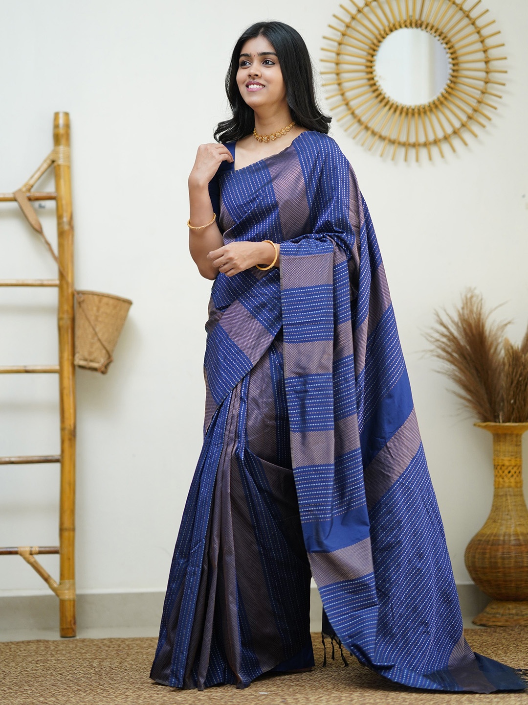 

HOLLYBEE TELLS Woven Design Zari Pure Silk Banarasi Saree, Blue