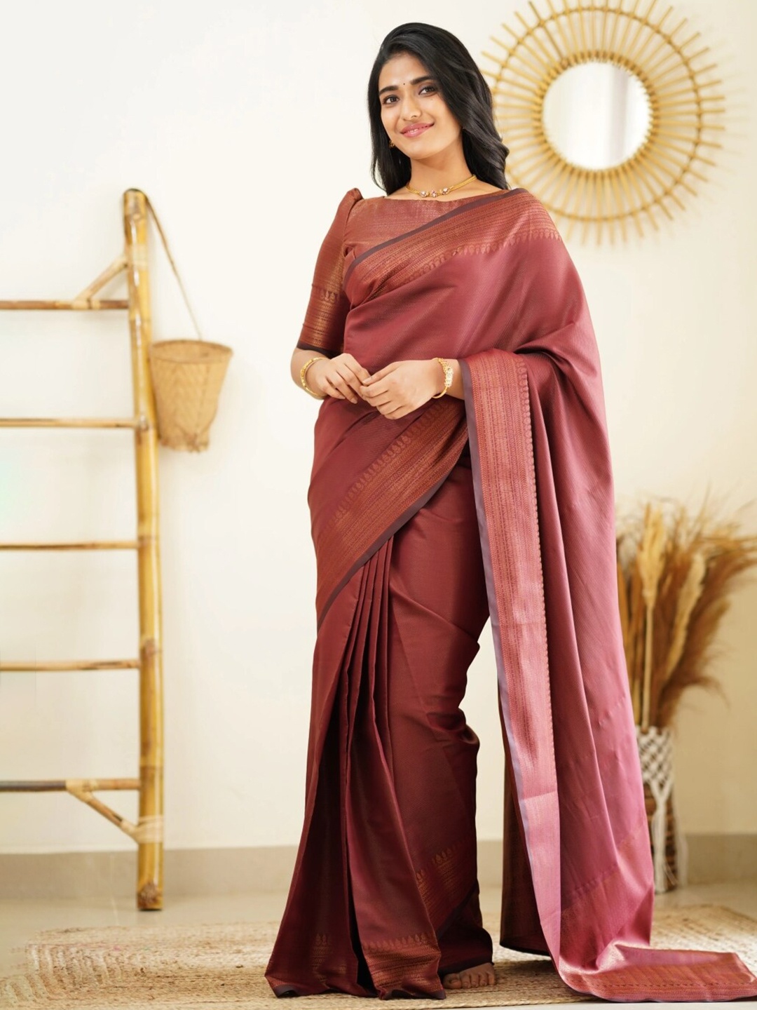 

HOLLYBEE TELLS Woven Design Zari Pure Silk Kanjeevaram Saree, Maroon