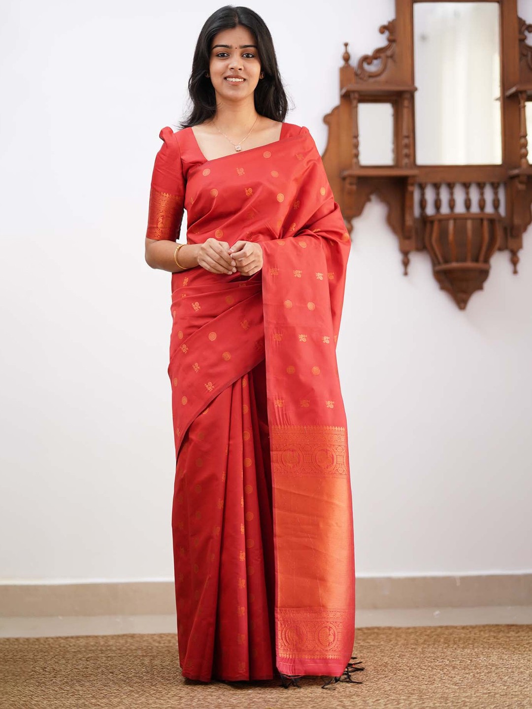 

HOLLYBEE TELLS Ethnic Motifs Zari Pure Silk Paithani Saree, Red