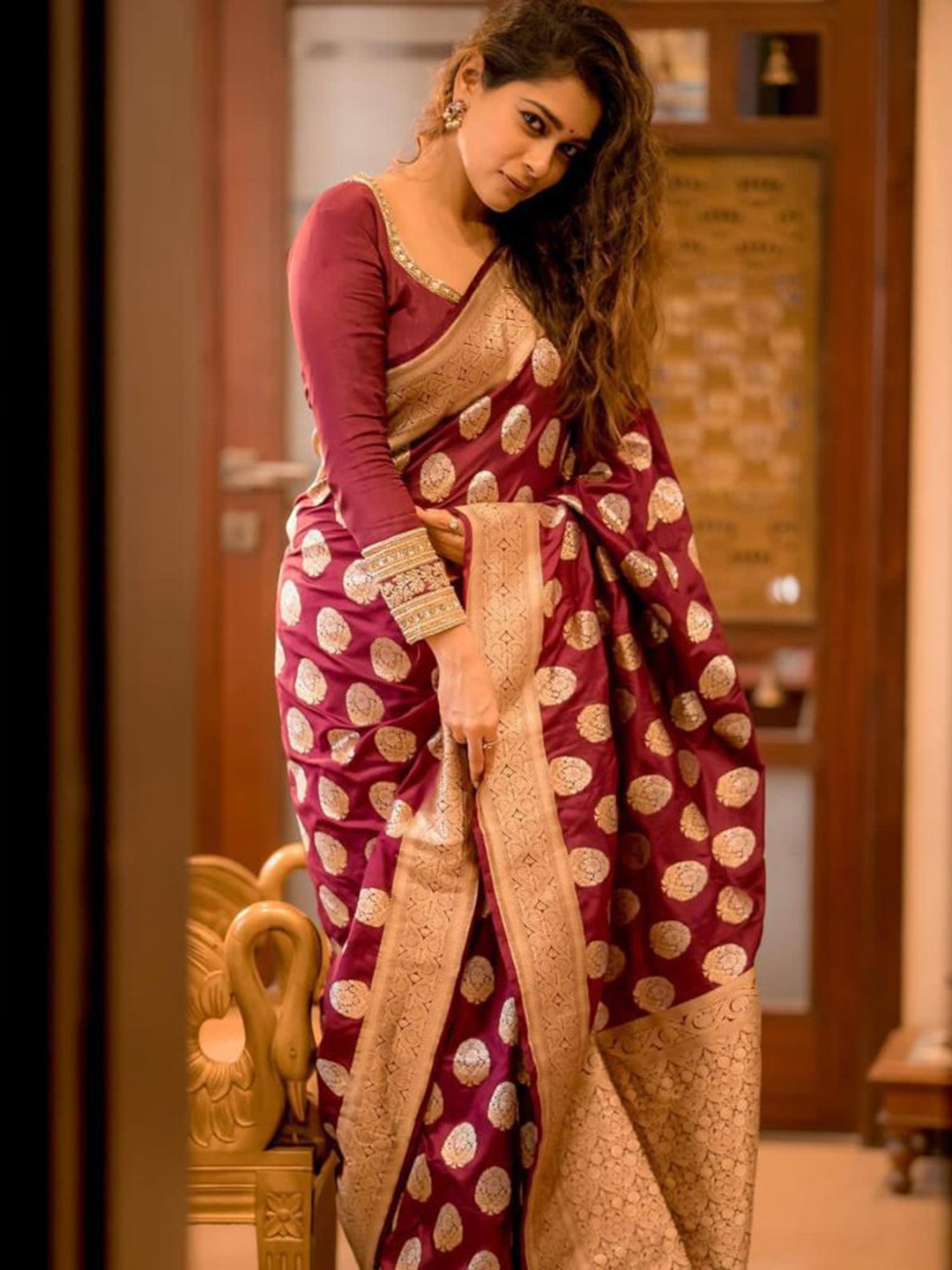 

HOLLYBEE TELLS Ethnic Motifs Woven Design Pure Silk Tussar Saree, Maroon