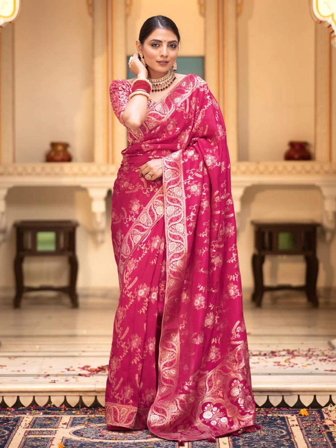 

HOLLYBEE TELLS Ethnic Motifs Zari Pure Silk Saree with Tassels, Pink