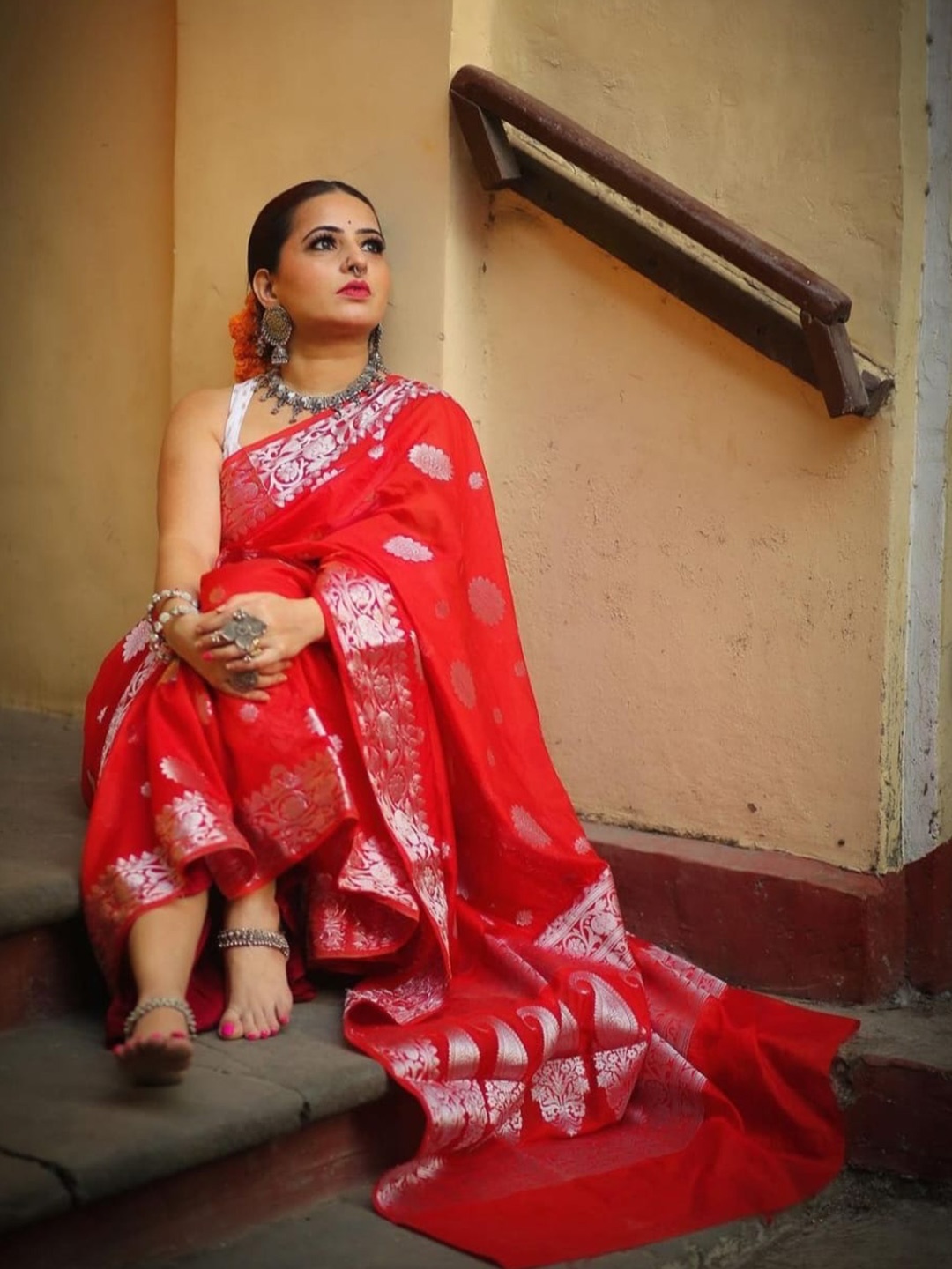 

HOLLYBEE TELLS Ethnic Motifs Zari Pure Silk Paithani Saree, Red