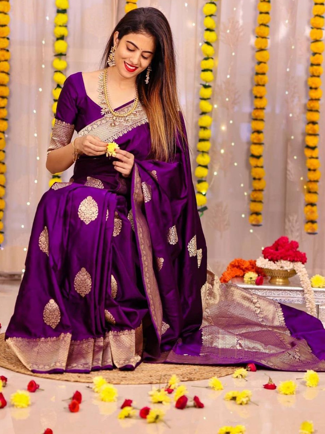 

HOLLYBEE TELLS Ethnic Motifs Woven Design Zari Pure Silk Kanjeevaram Saree, Purple
