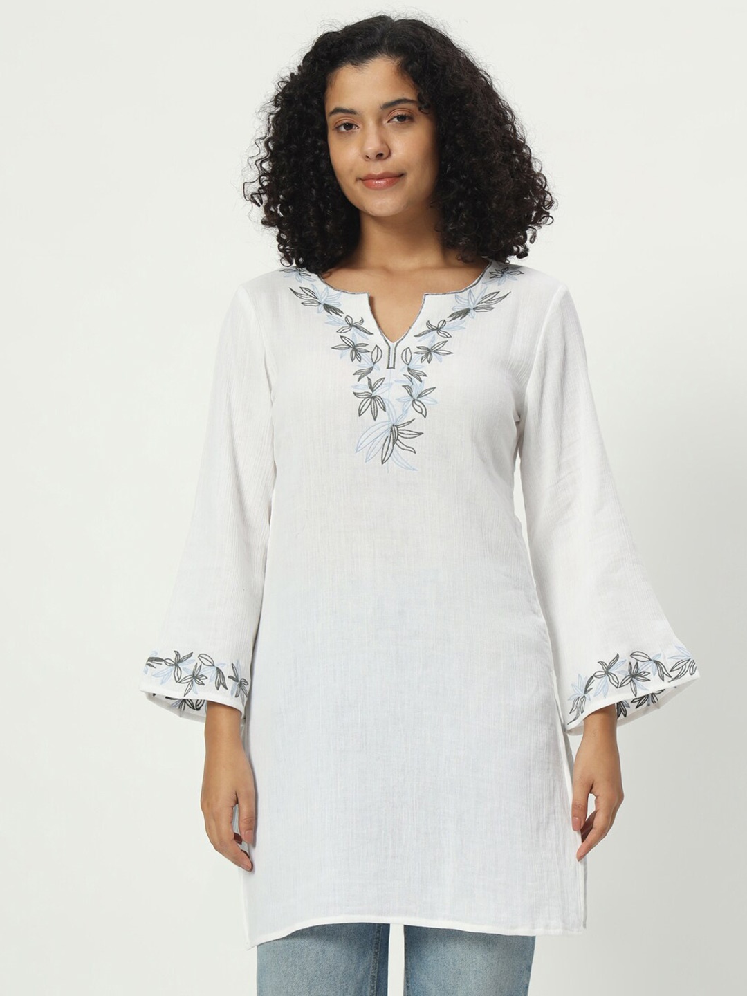 

CHARMGAL Floral Embroidered Cotton kurti, White