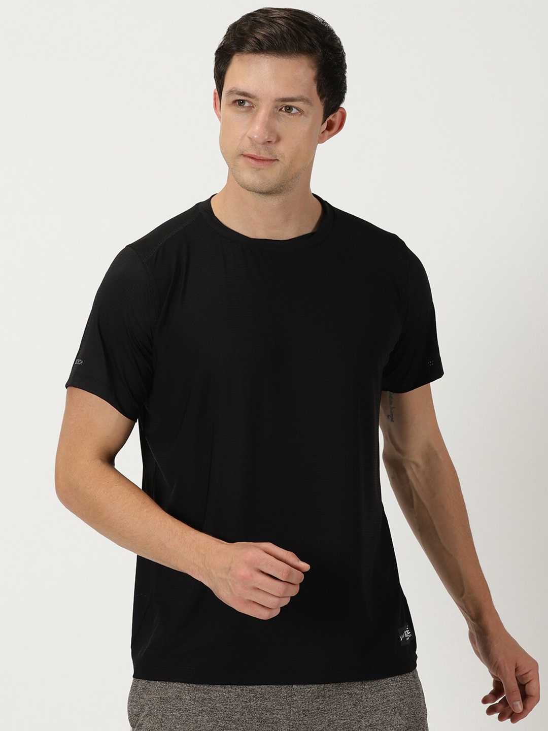 

BLUE TYGA Ice Tee Cool Rush Technology T-Shirt, Black