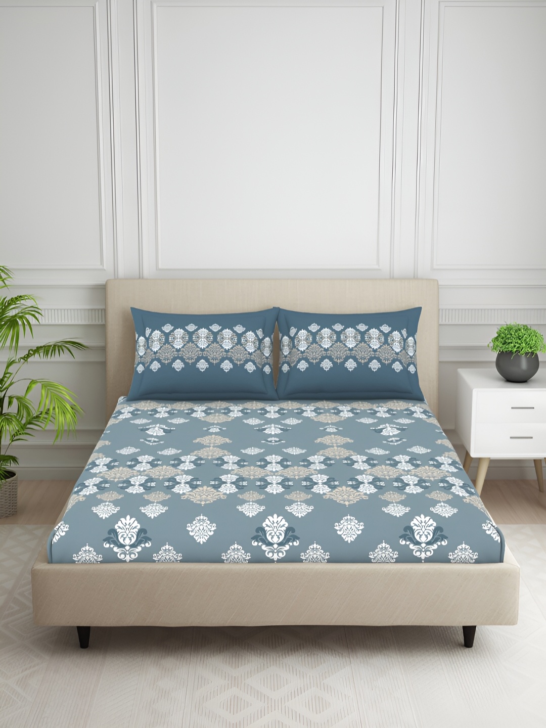 

SPACES Blue & White Ethnic Motifs Cotton 144 TC Queen Bedsheet With 2 Pillow Covers