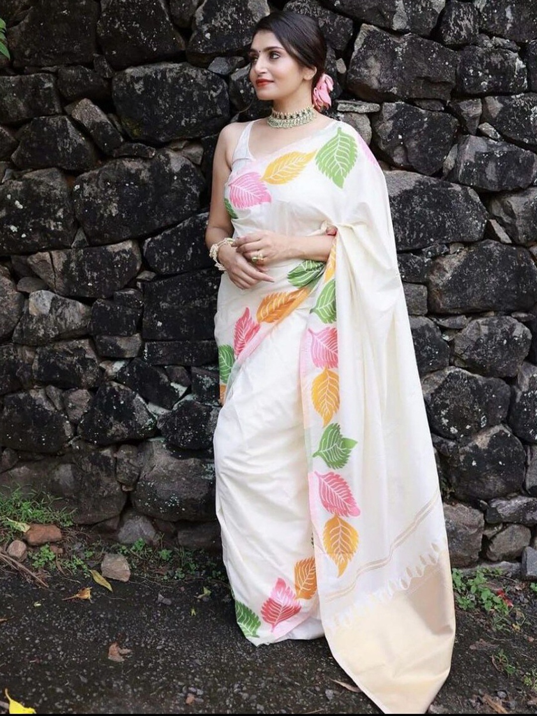 

Flosive Art Silk Banarasi Saree, White