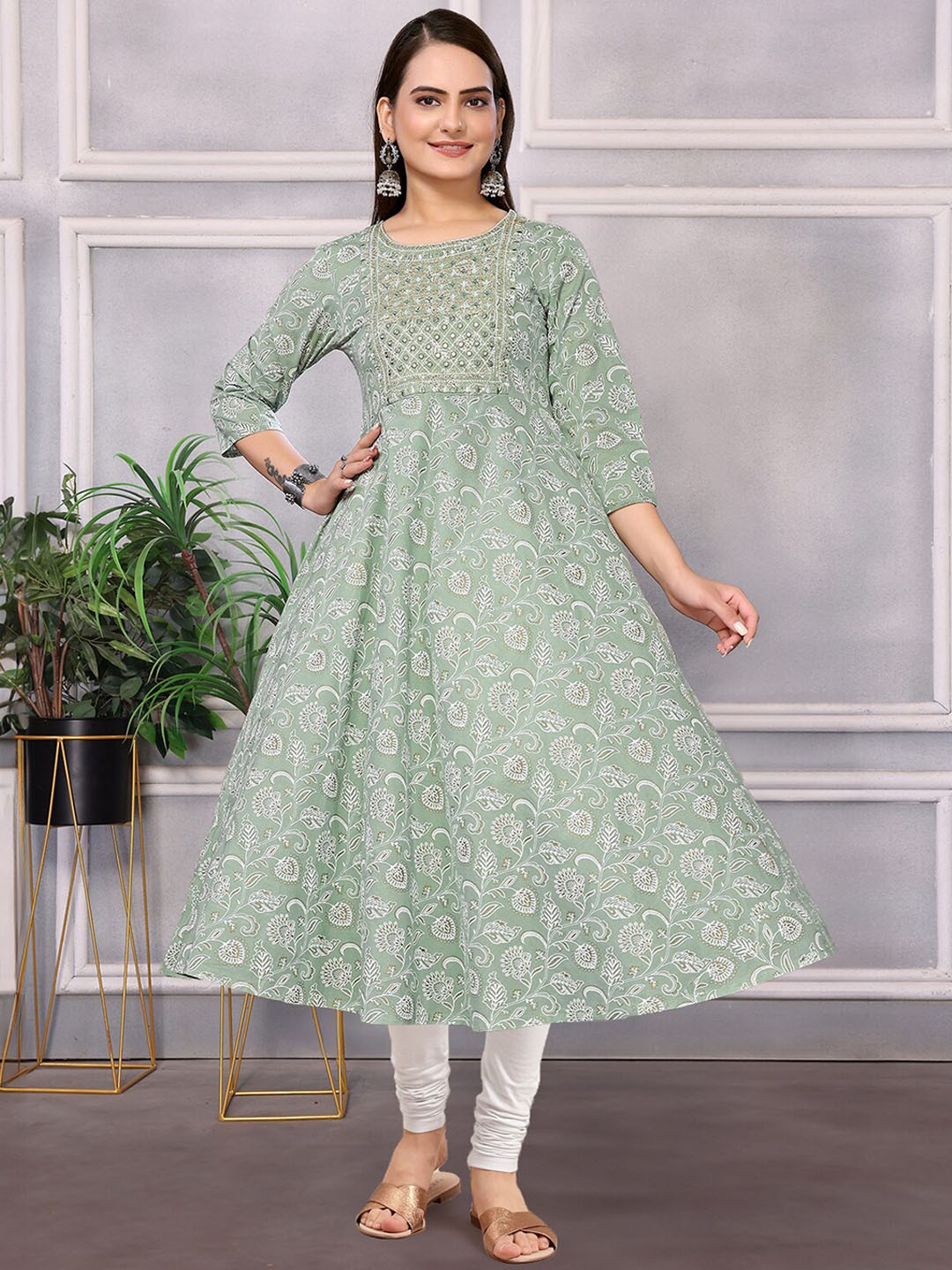 

Rangita Ethnic Motifs Printed Sequinned Pure Cotton Kurta With Leggings, Olive