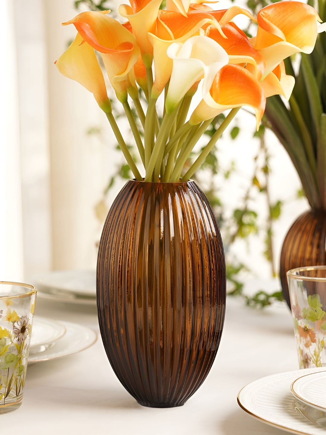 

Pure Home and Living Brown Ribbed Round Glass Vase