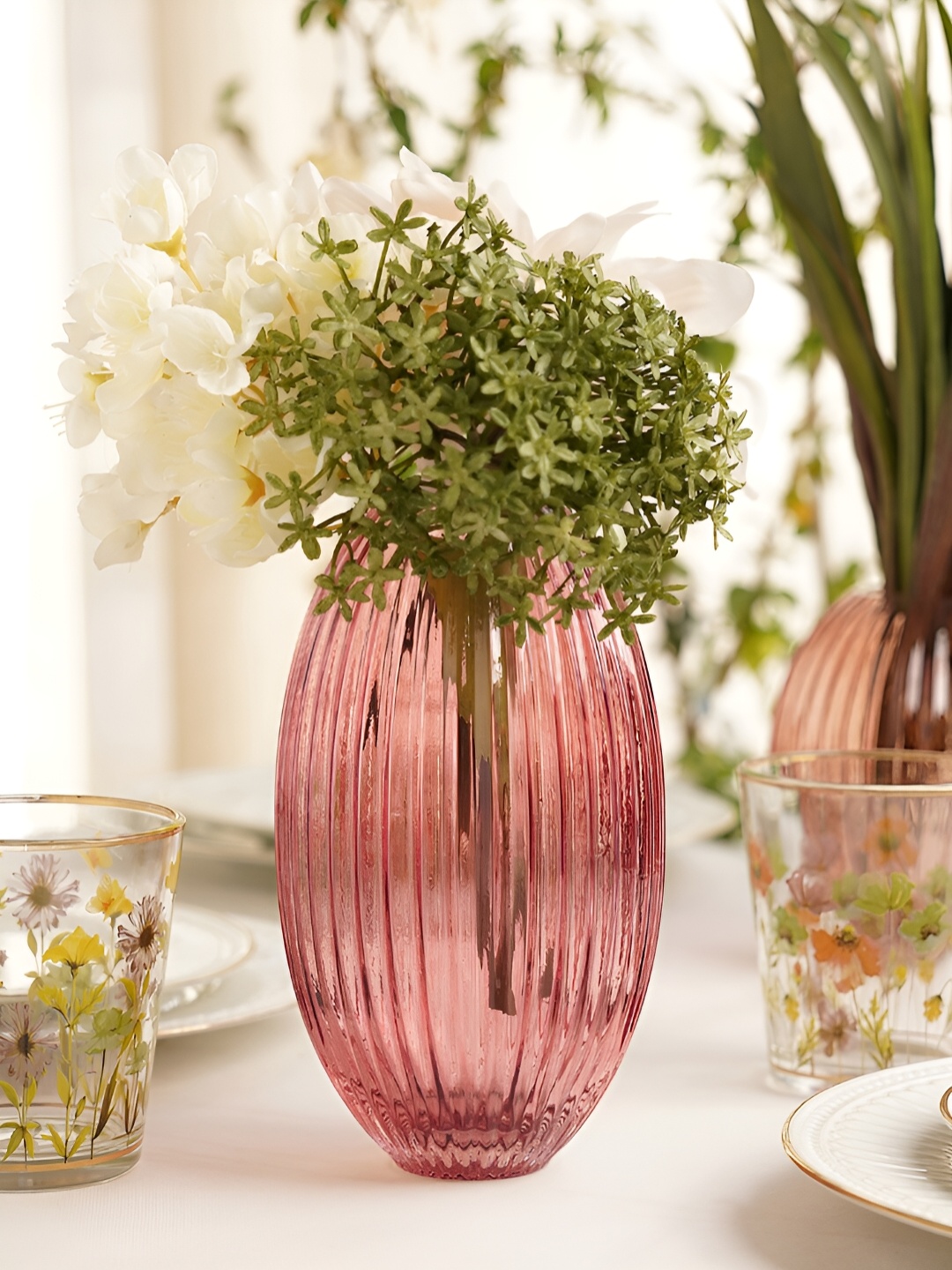 

Pure Home and Living Pink Ribbed Round Glass Vase