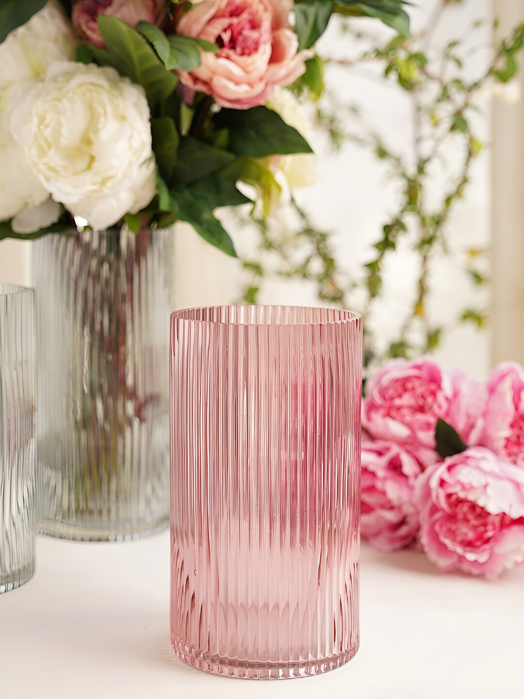 

Pure Home and Living Pink Ribbed Glass Flower Vase