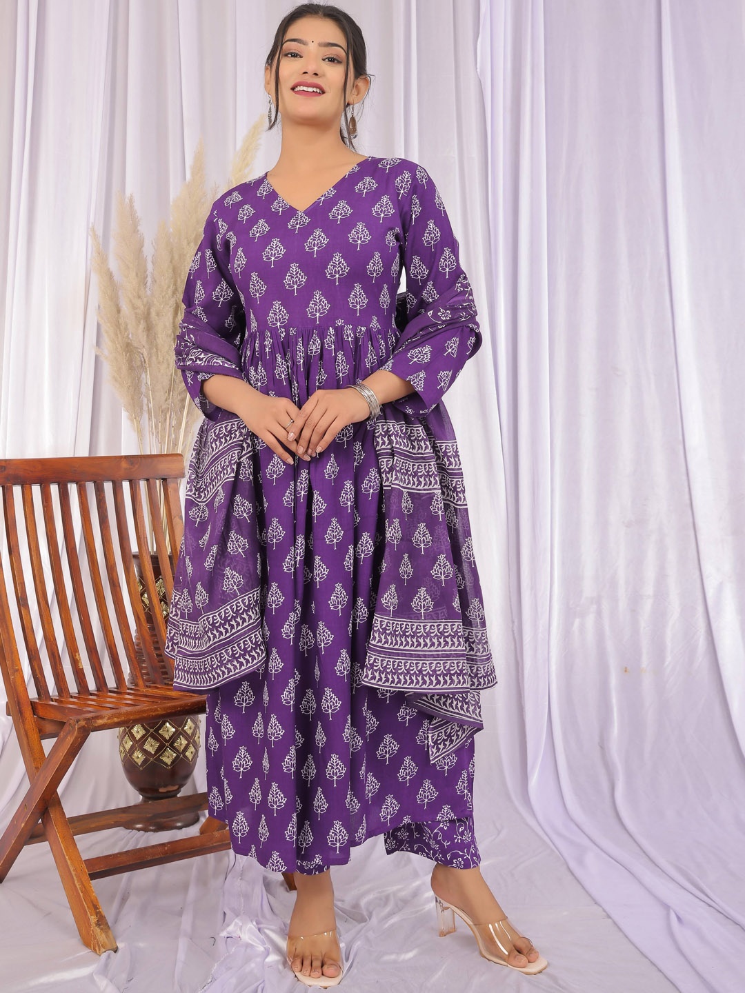 

PARTHVI Floral Printed Anarkali Kurta with Palazzos & With Dupatta, Purple