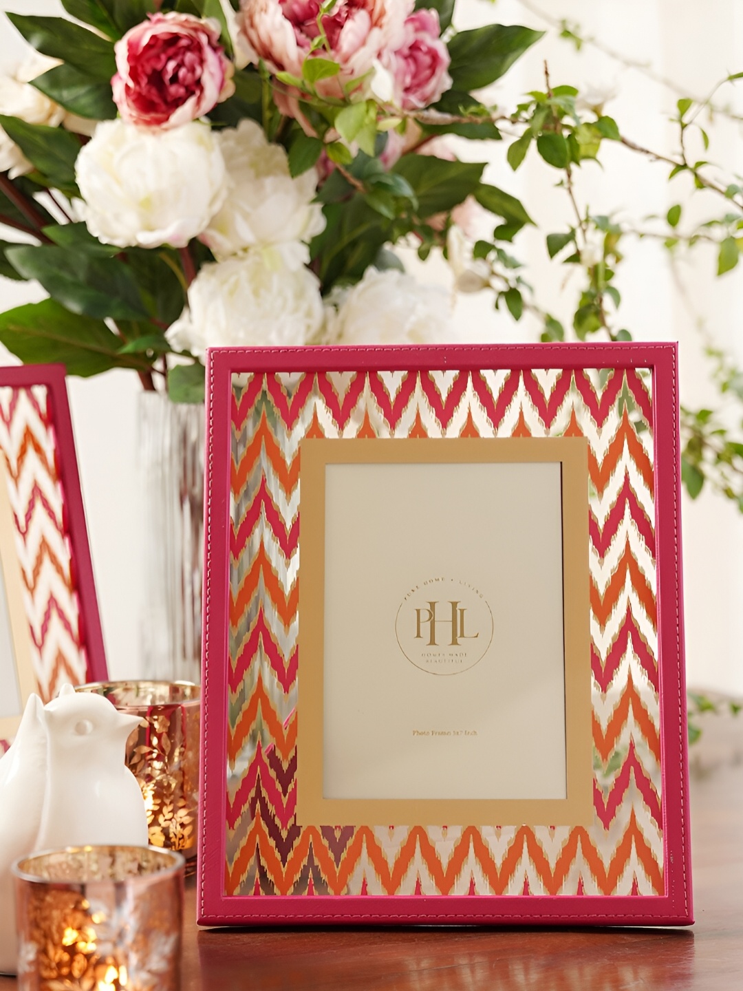 

Pure Home and Living Pink & White Glass Table Photo Frames