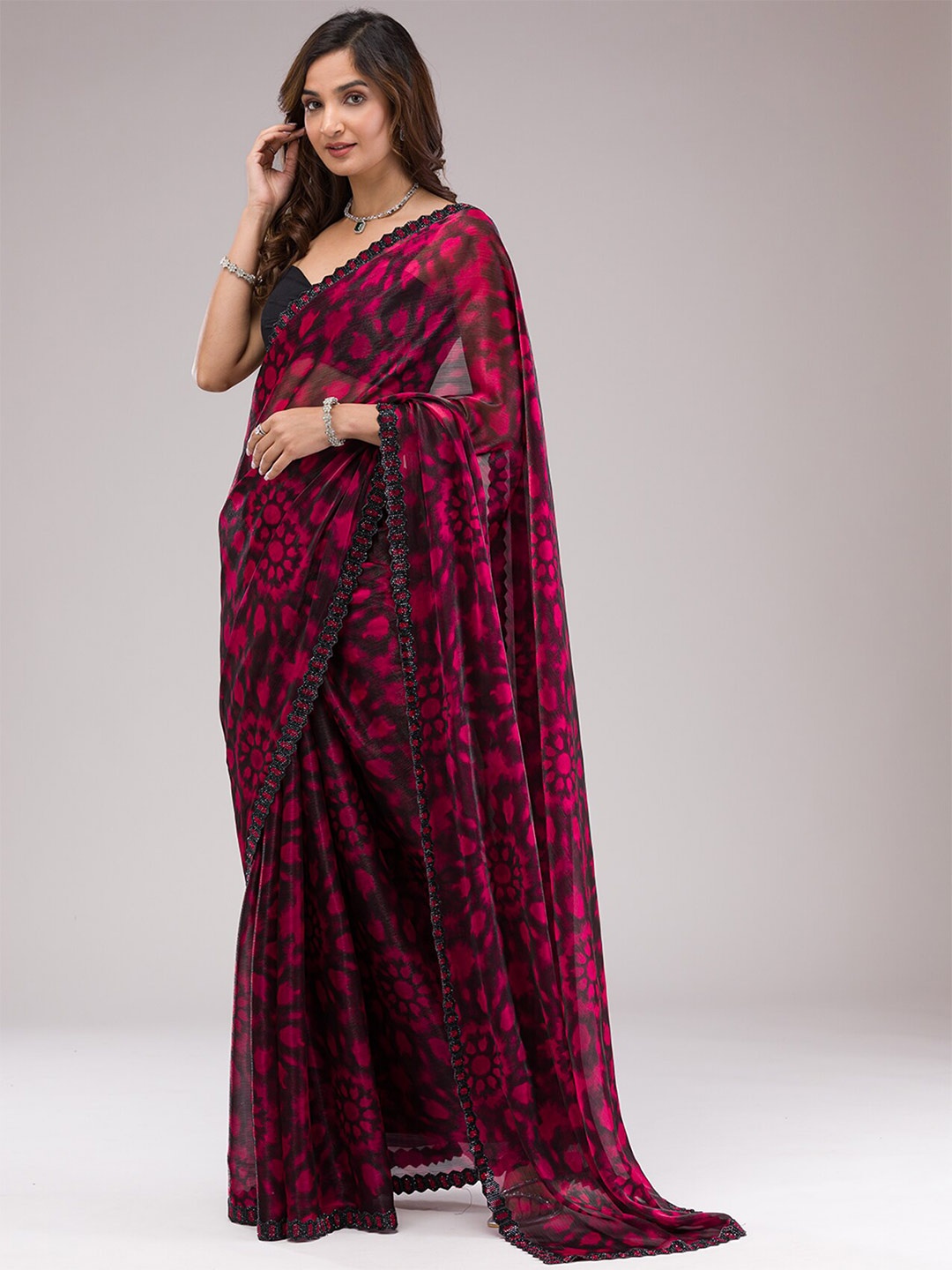 

Koskii Floral Printed Organza Saree, Red