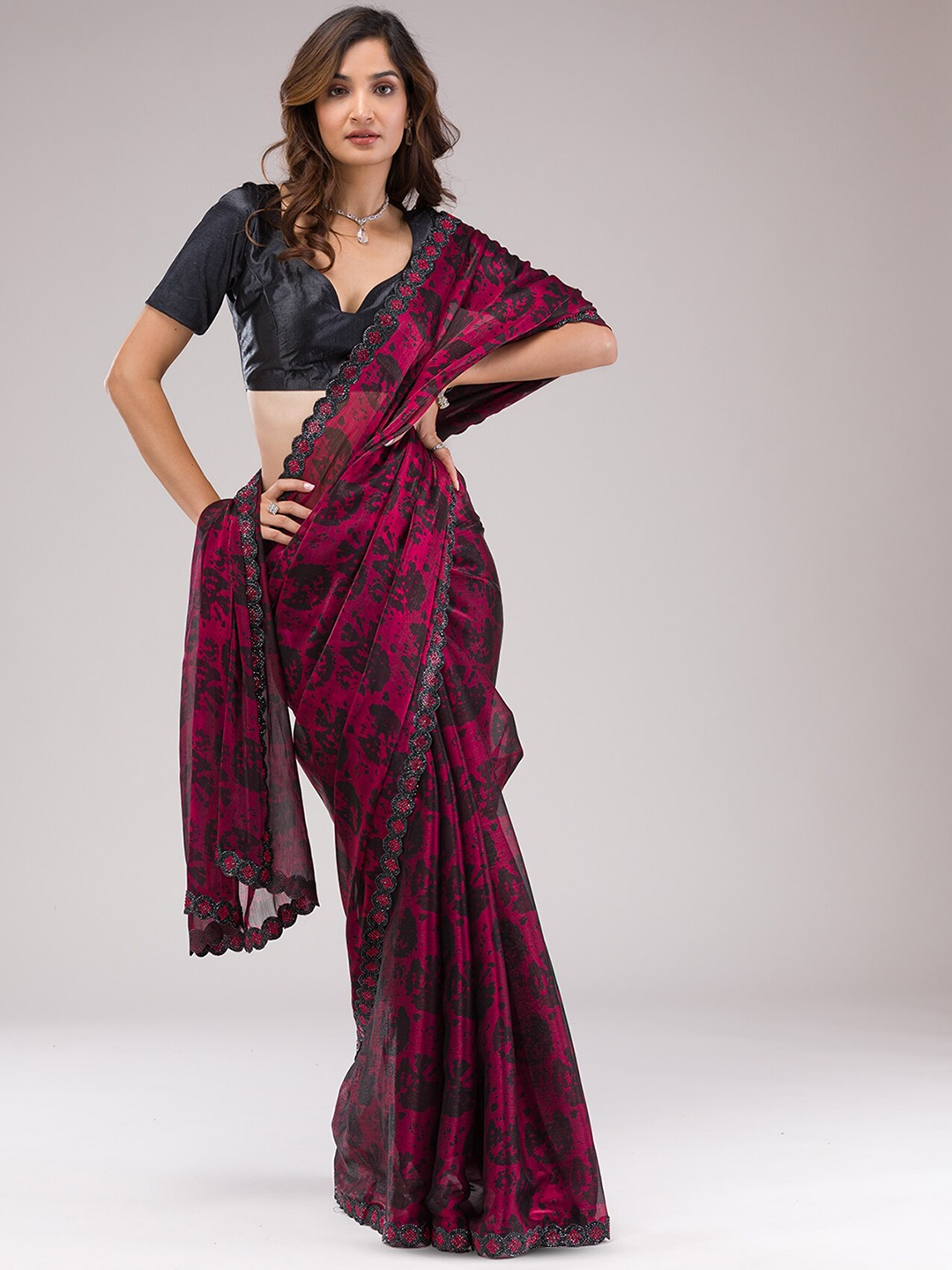 

Koskii Floral Printed Organza Saree, Red