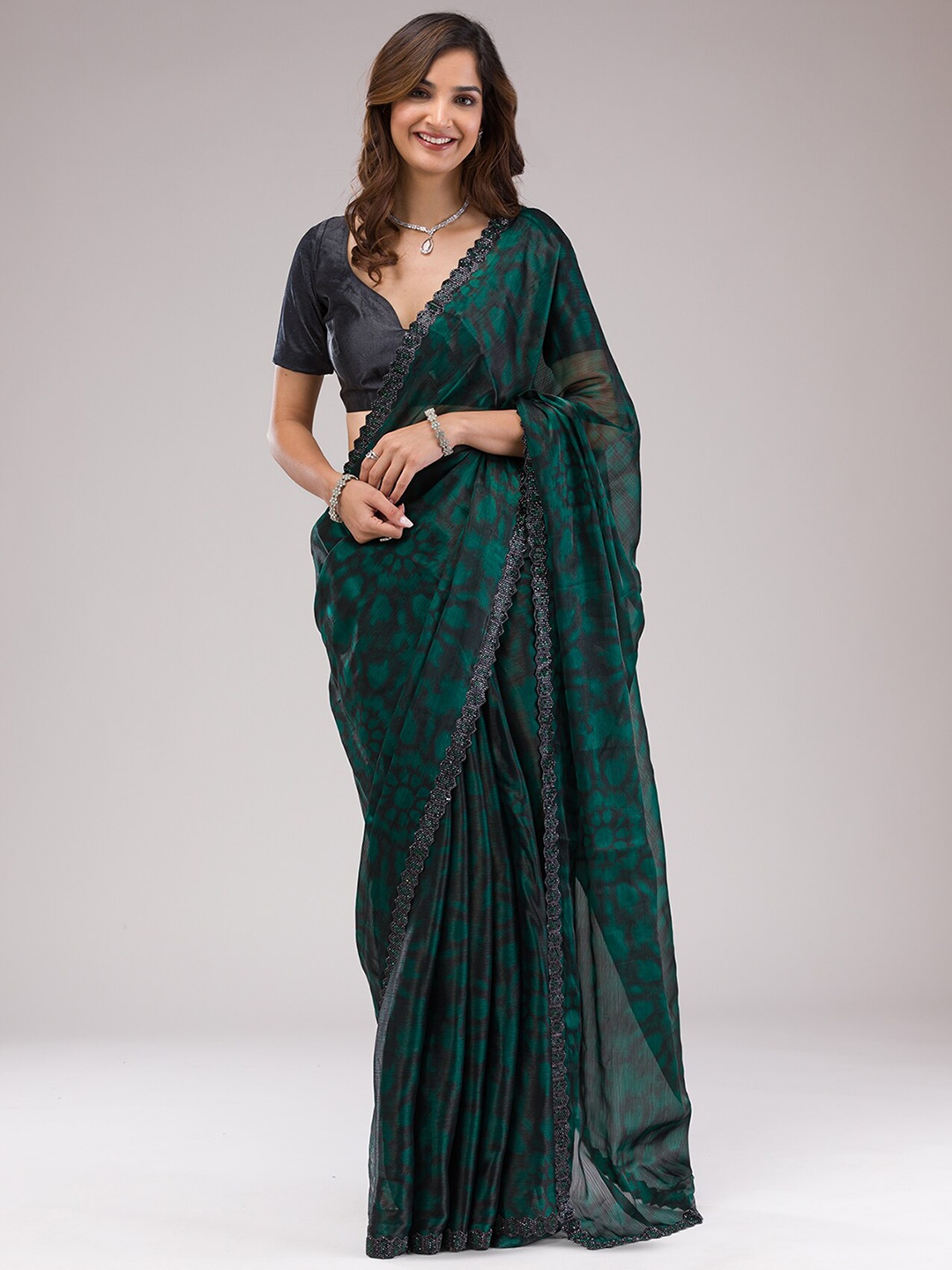 

Koskii Ethnic Motifs Embroidered Organza Saree, Green