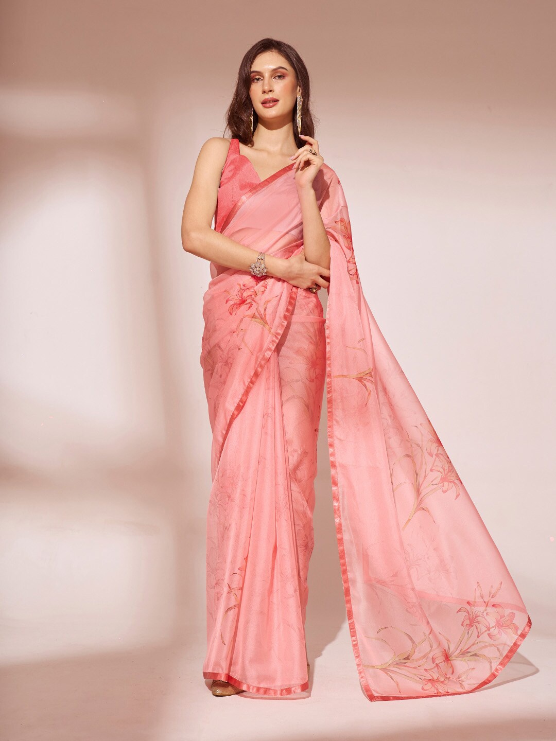 

Ishin Floral Organza Saree, Pink