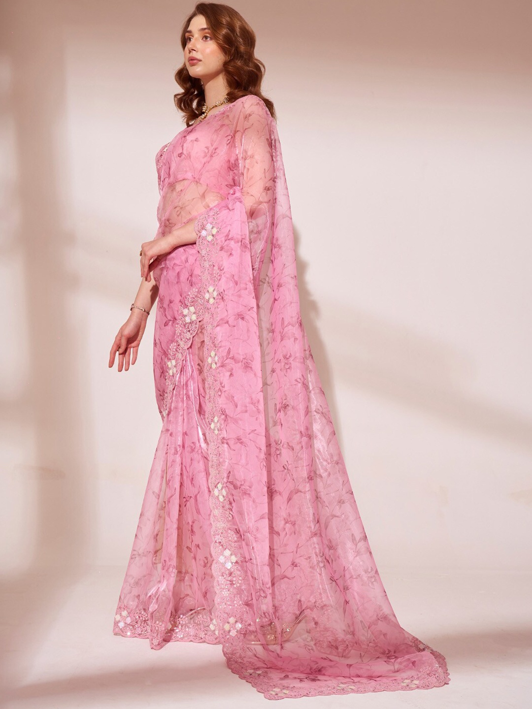 

Ishin Floral Embroidered Tissue Saree, Pink