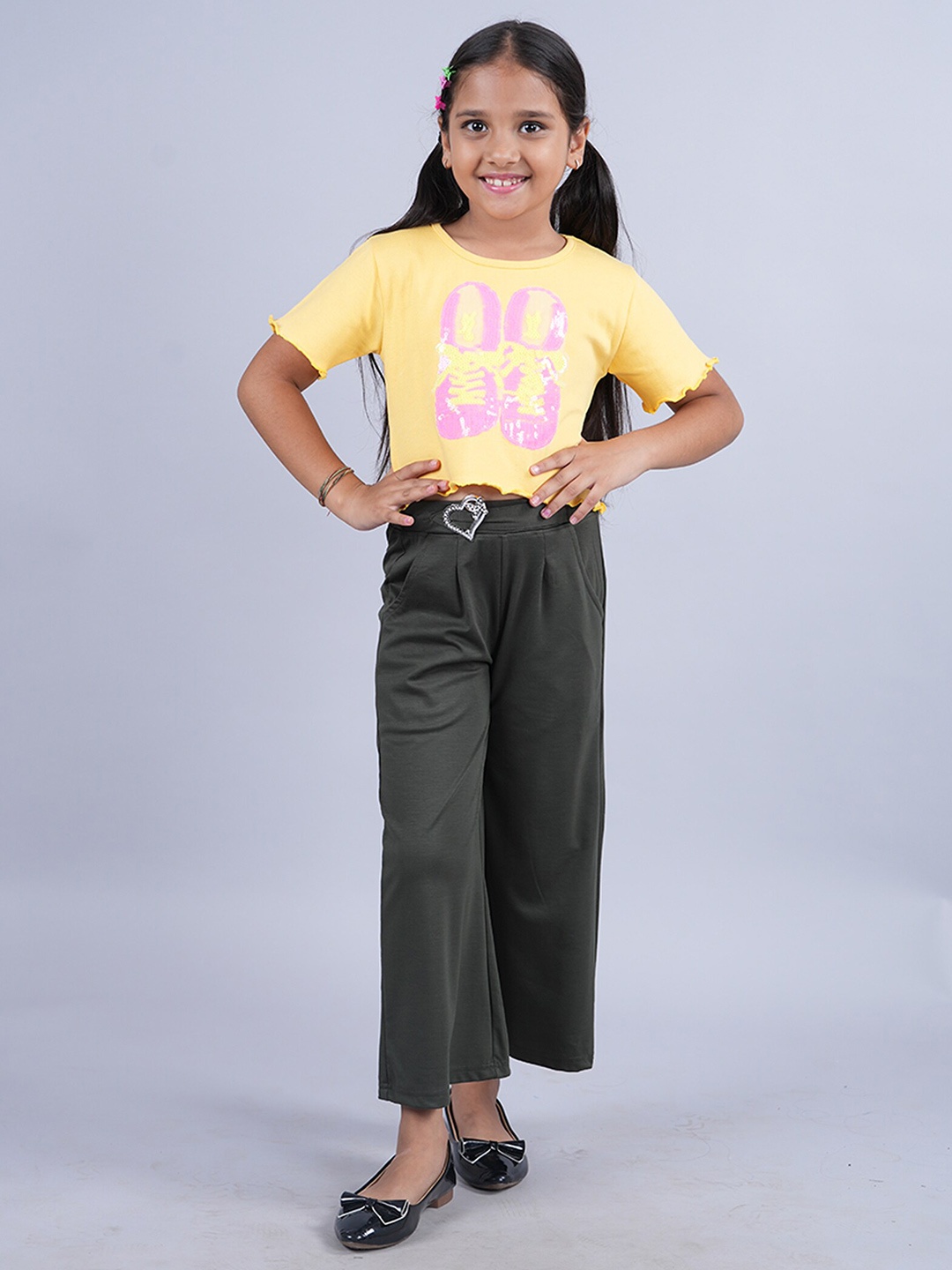 

KiddoPanti Girls Printed Round Neck Short Sleeves Pure Cotton Clothing Set, Yellow