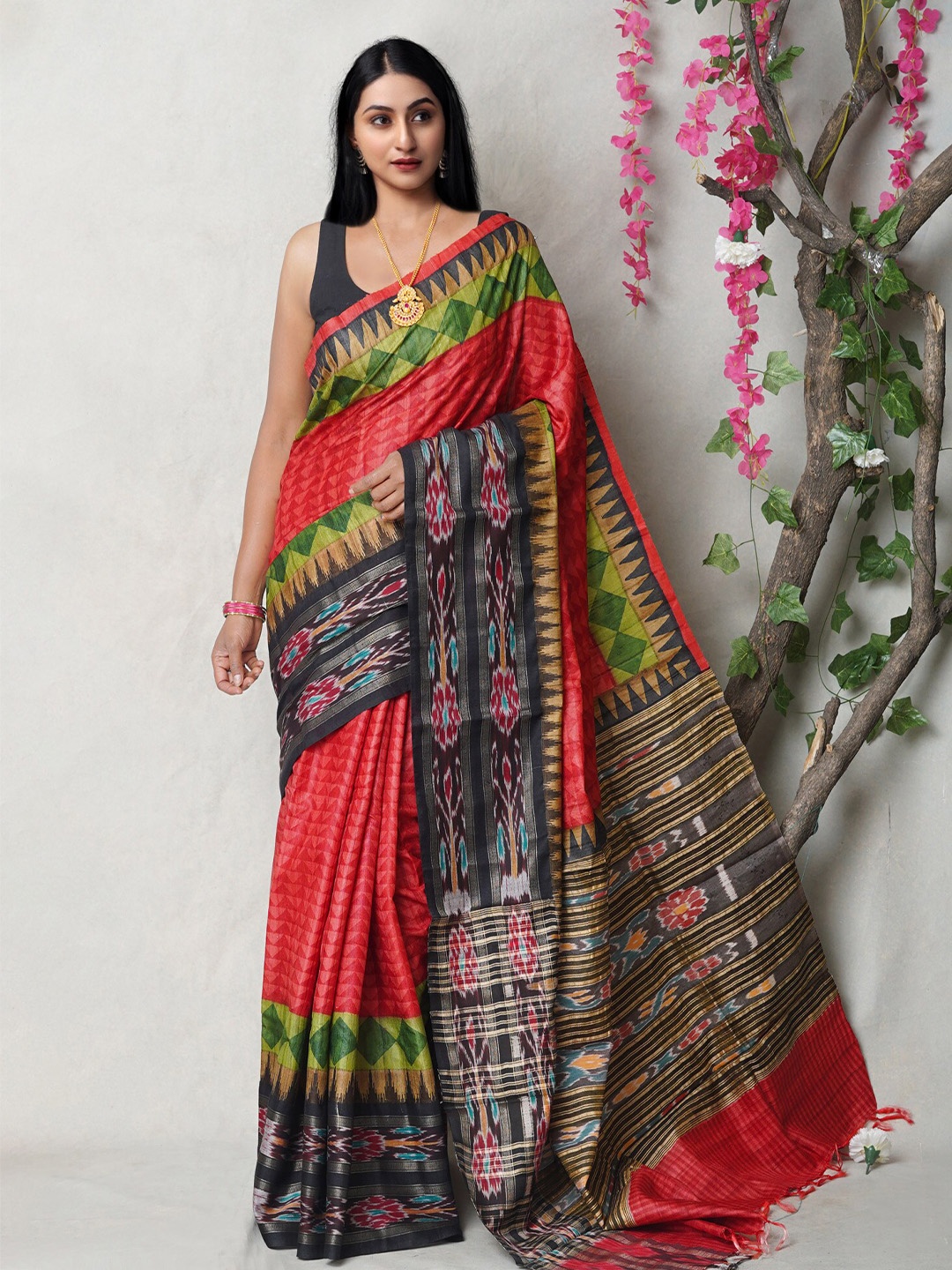 

Unnati Silks Ethnic Motifs Pure Silk Tussar Saree, Red