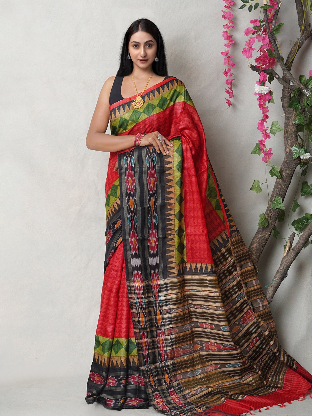 

Unnati Silks Ethnic Motifs Printed Pure Silk Handloom Tussar Saree, Red