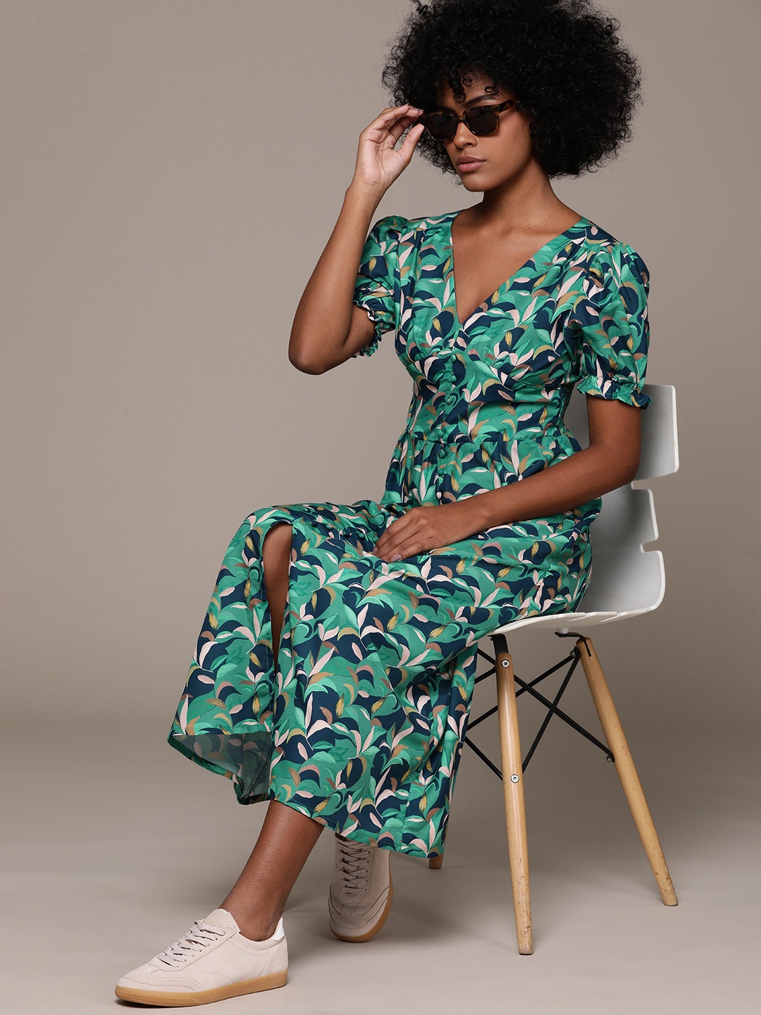 

The Roadster Life Co. Tropical Print Puff Sleeves A-Line Midi Dress, Green