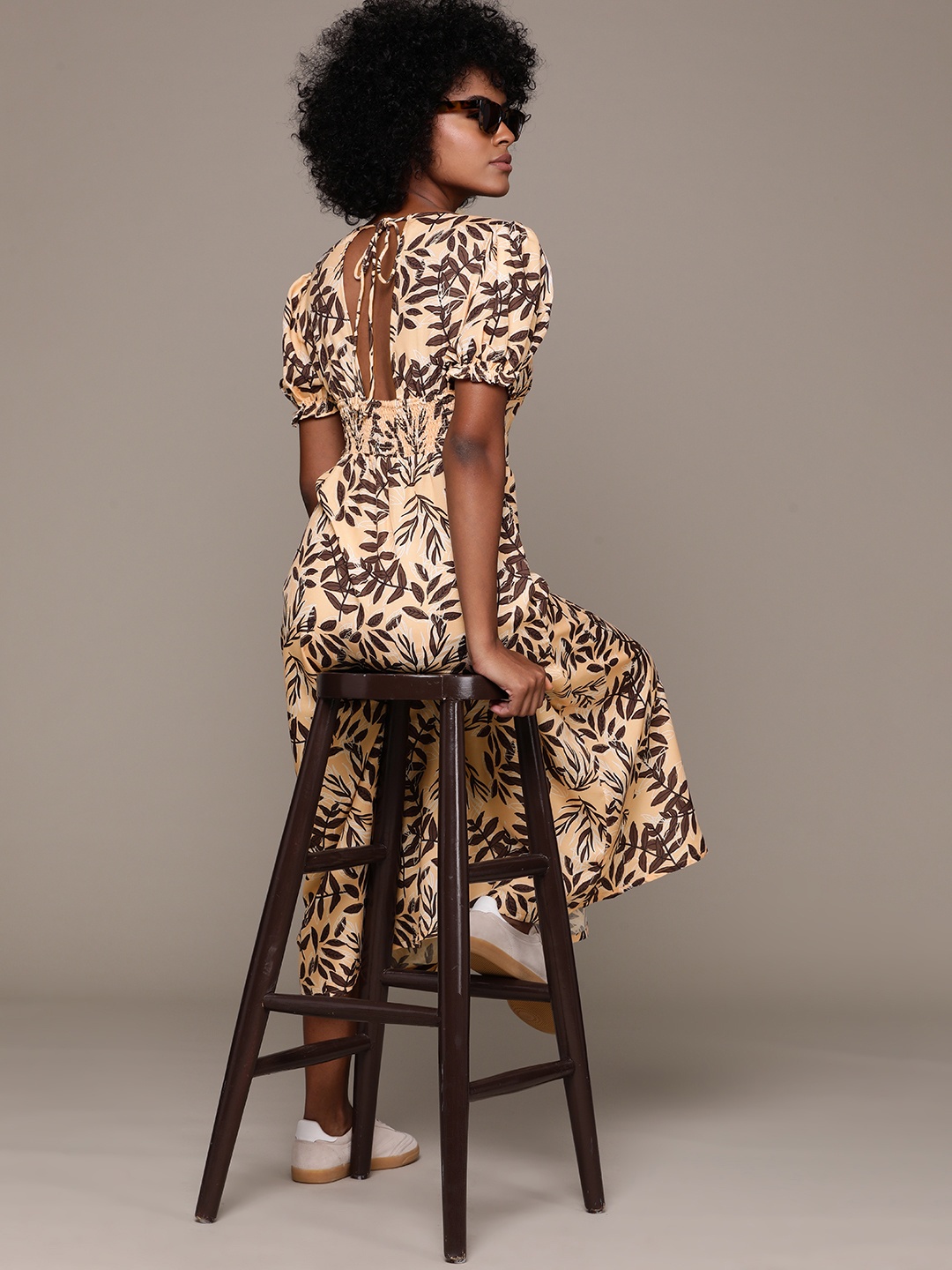 

The Roadster Life Co. Tropical Printed Puff Sleeves A-Line Midi Dress, Beige