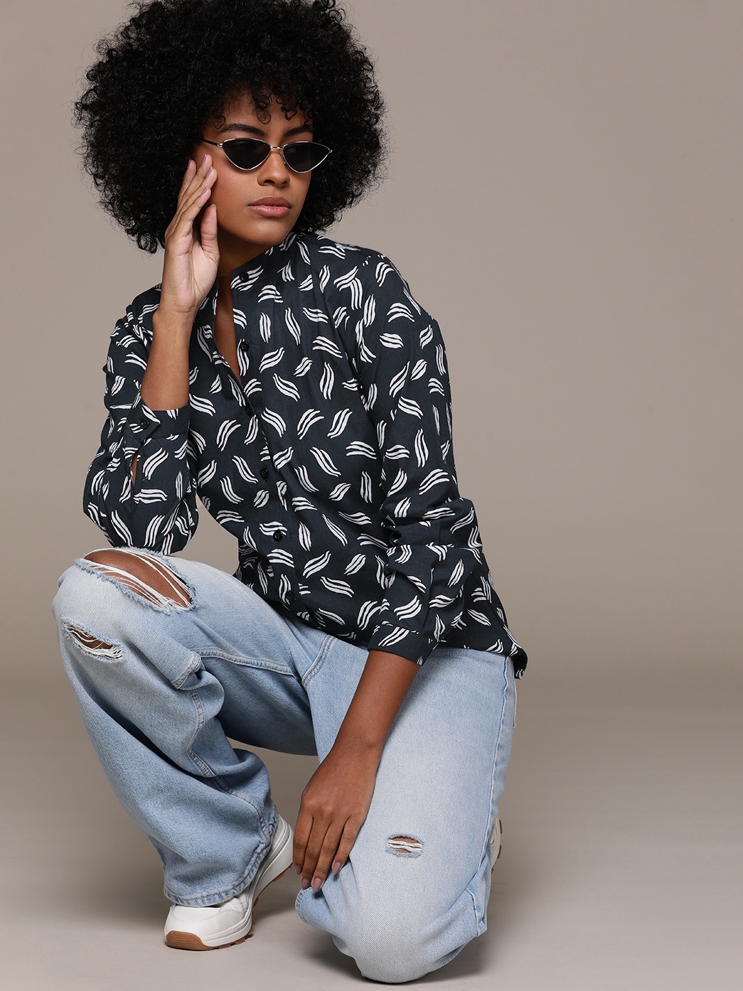 

Roadster Printed Band Collar Cotton Cambric Casual Shirt, Black
