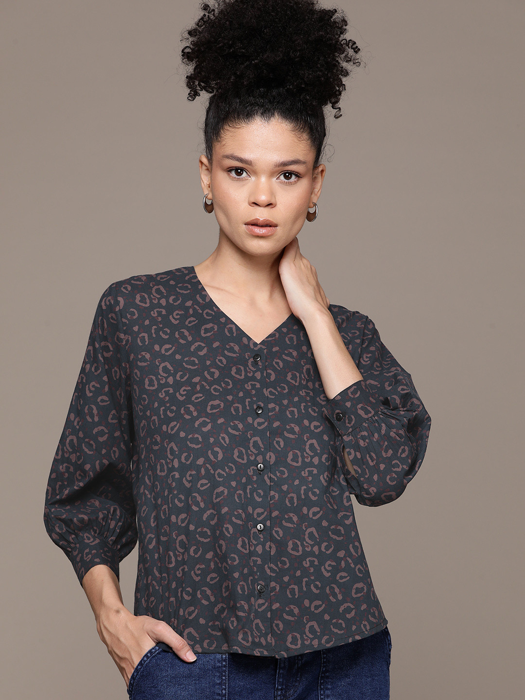

Roadster Animal Printed Puff Sleeves Cotton Cambric Casual Shirt, Black