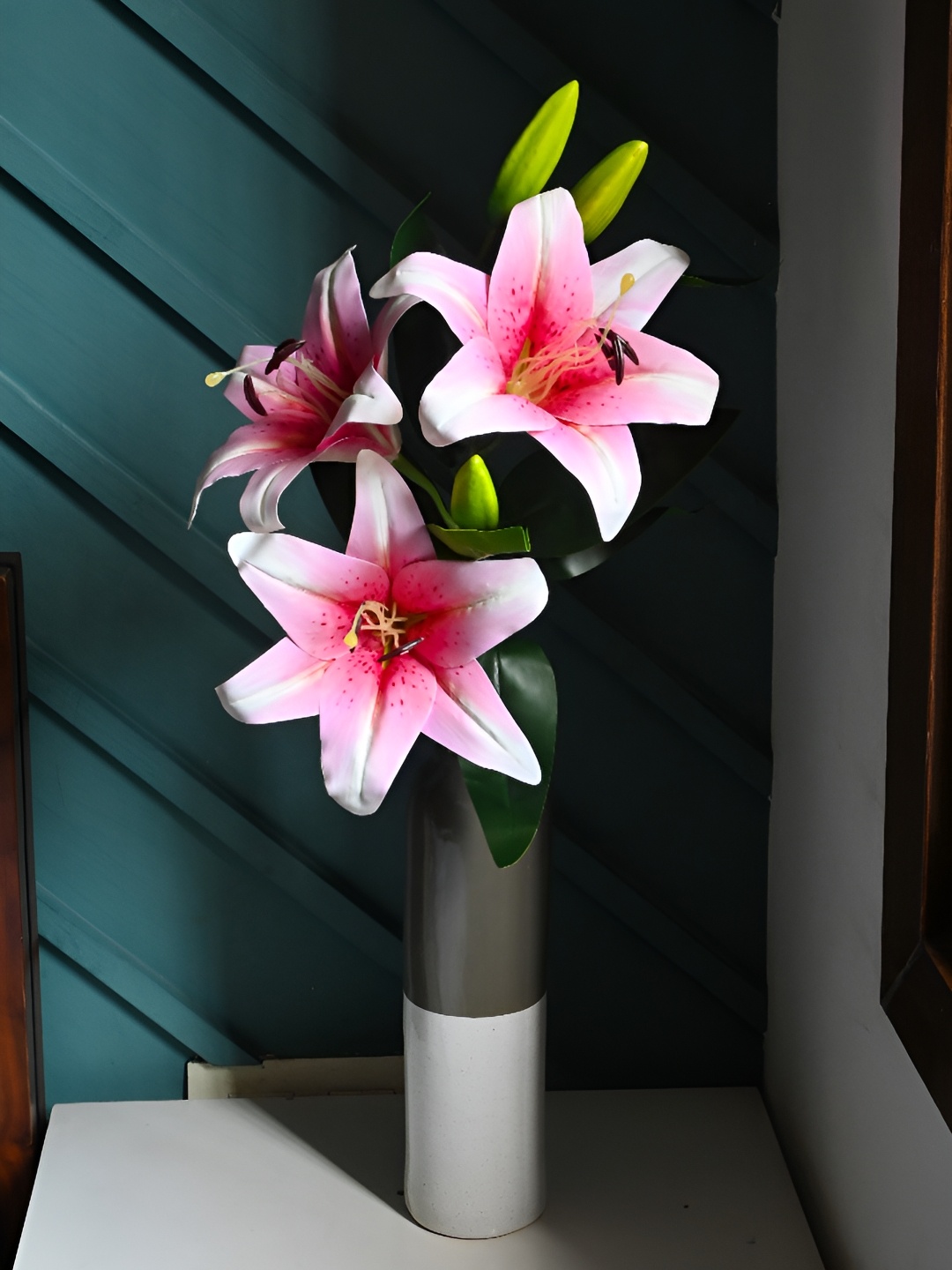 

Blooming Floret White Lily Artificial Flower