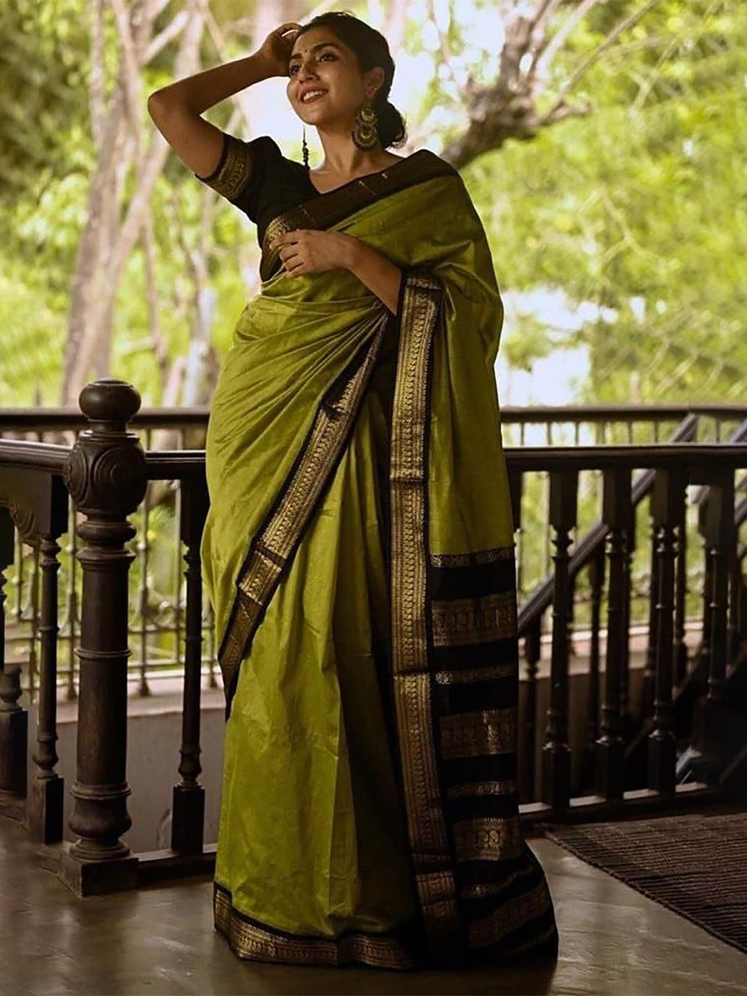 

Aldwych Woven Design Banarasi Saree, Green