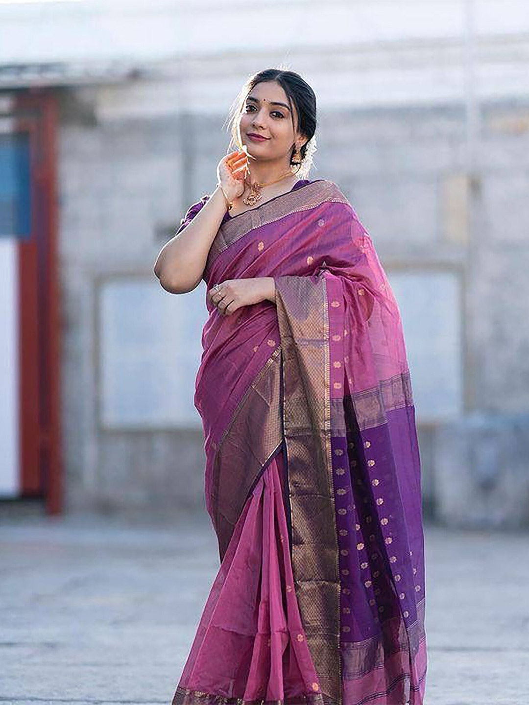 

Aldwych Woven Design Zari Banarasi Saree, Pink