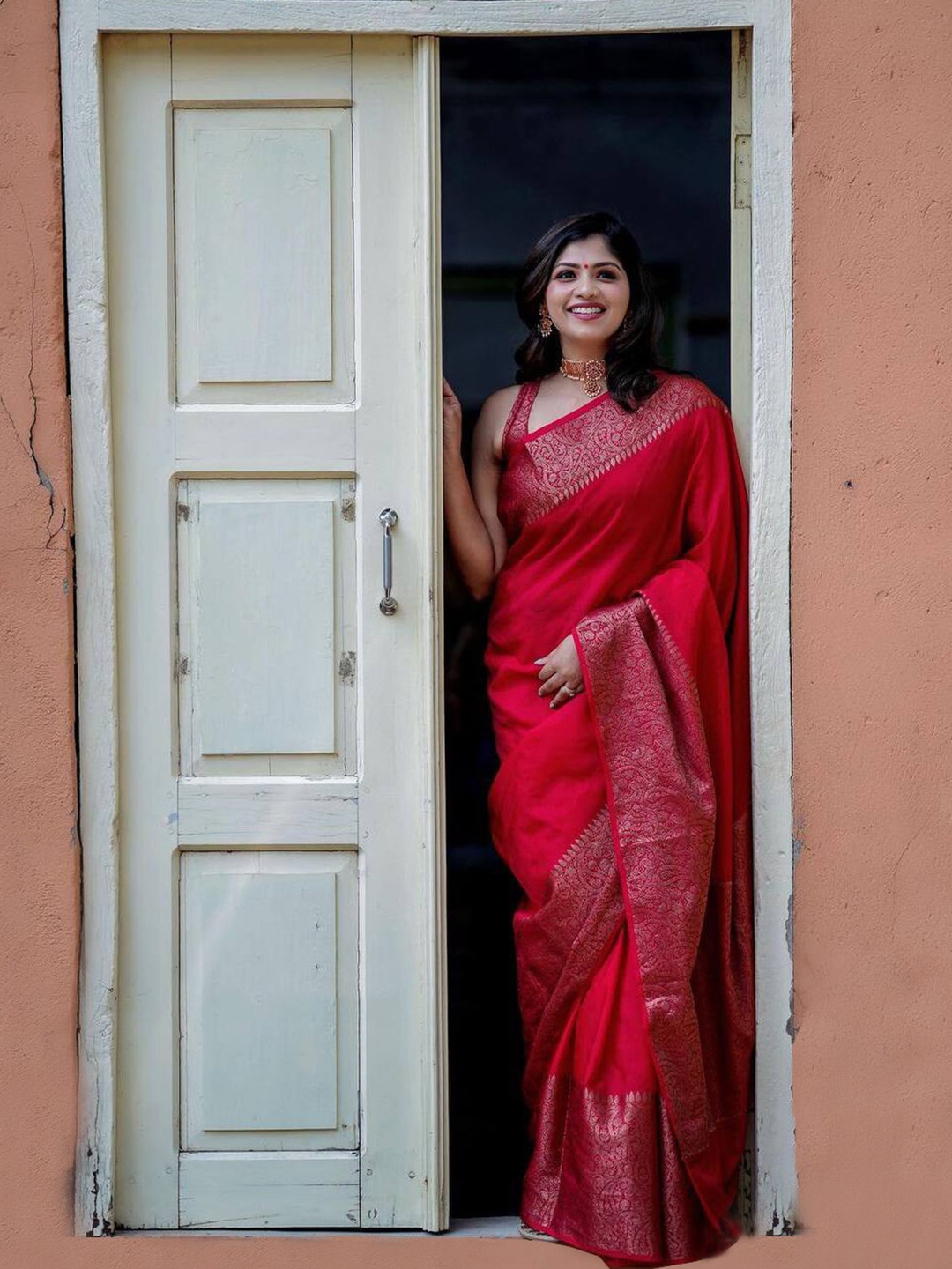 

Aldwych Woven Design Ethnic Motifs Zari Banarasi Saree, Red