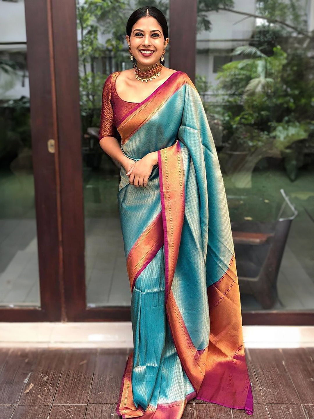 

Aldwych Ethnic Motifs Woven Design Zari Banarasi Saree, Blue