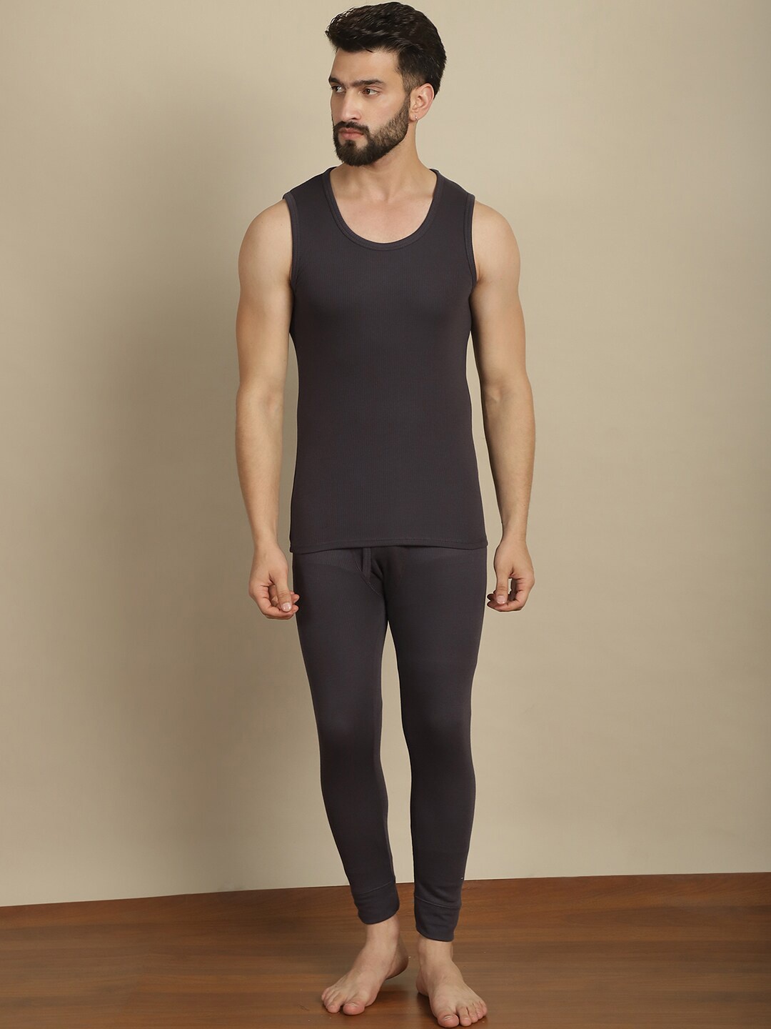 

Aerowarm Round Neck Sleeveless Thermal Set, Charcoal