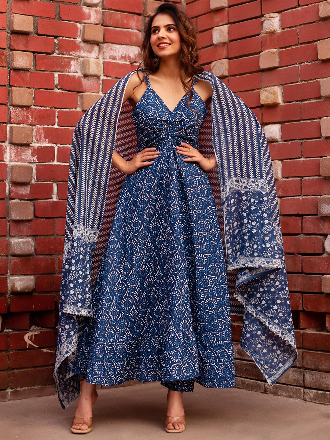 

Calmna Ethnic Motifs Printed Empire Anarkali Kurta with Trousers & With Dupatta, Blue