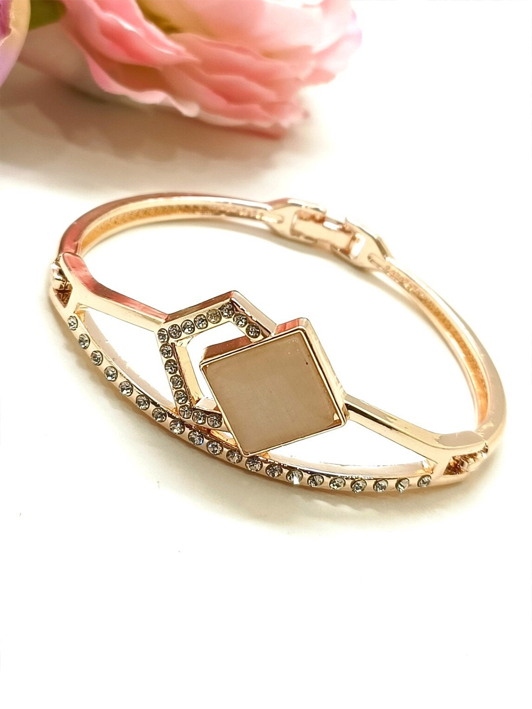 

FEMMIBELLA Gold Plated Wraparound Bracelet