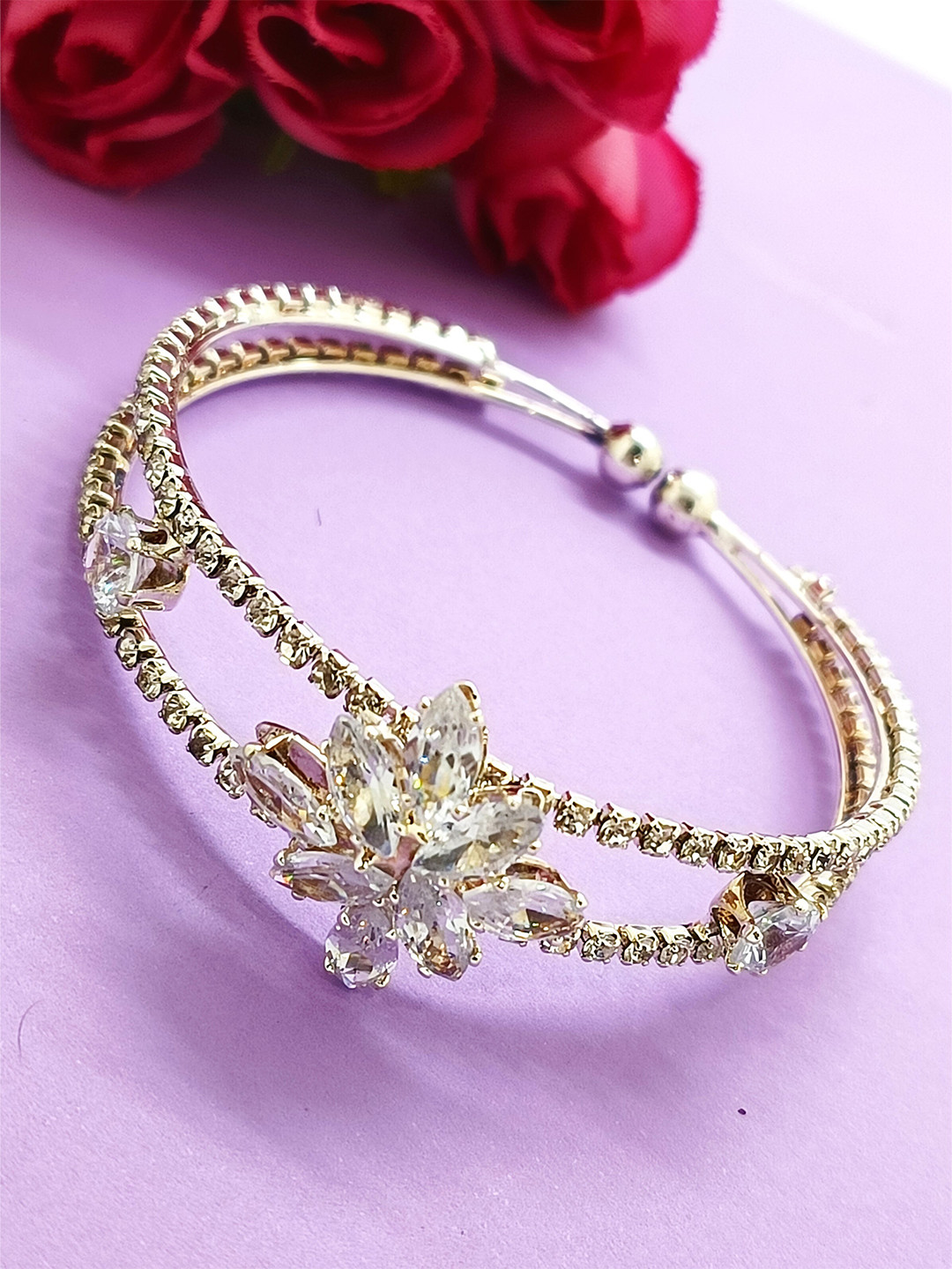 

FEMMIBELLA Cubic Zirconia Silver Plated Charm Bracelet